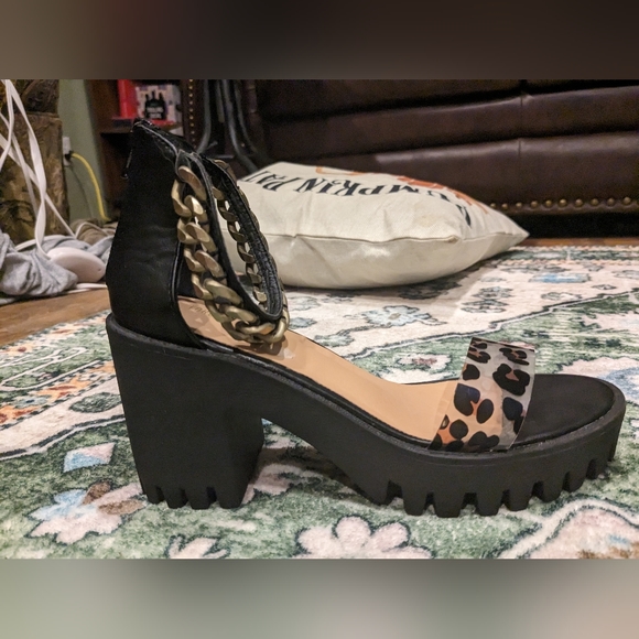 Black Heeled Sandals w/ chain Strap. Zip-up - Picture 5 of 7